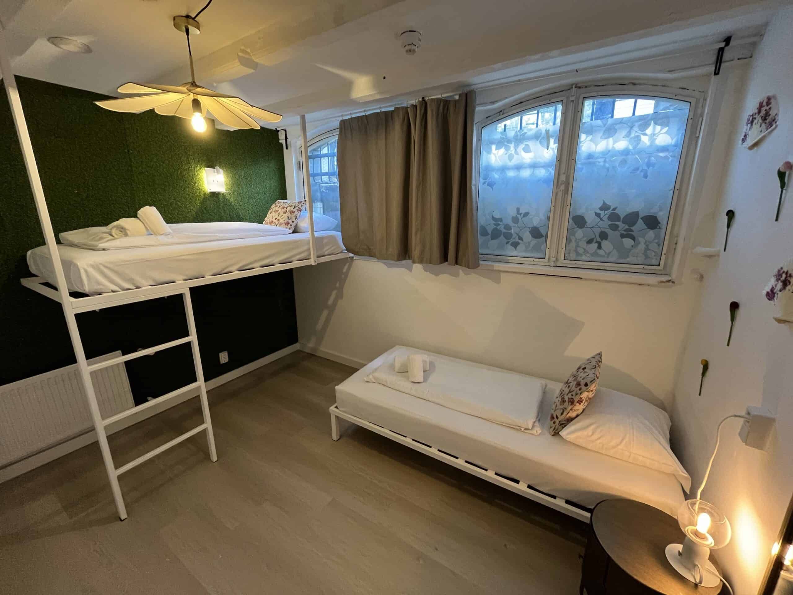 ClinkCoco Tulip twin private room