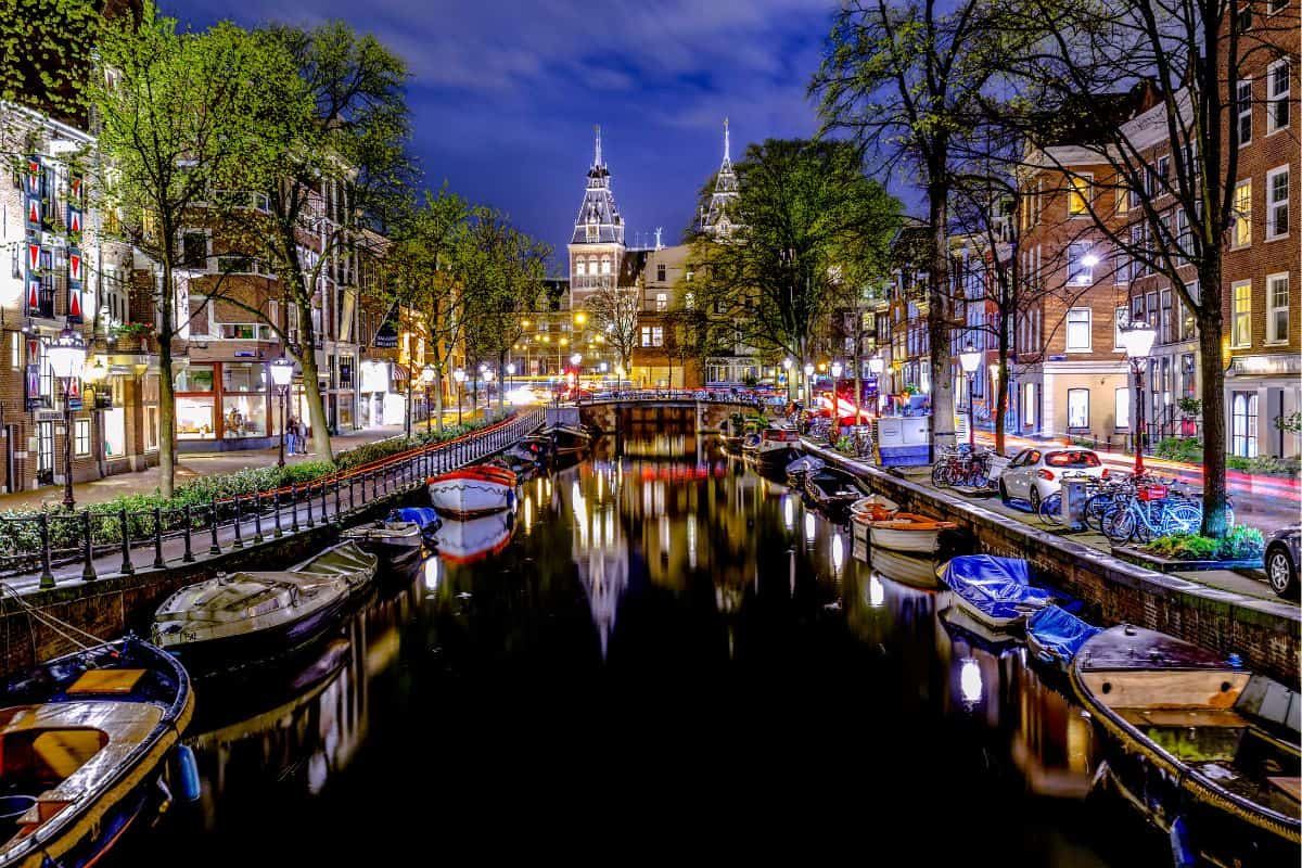 amsterdam at night time
