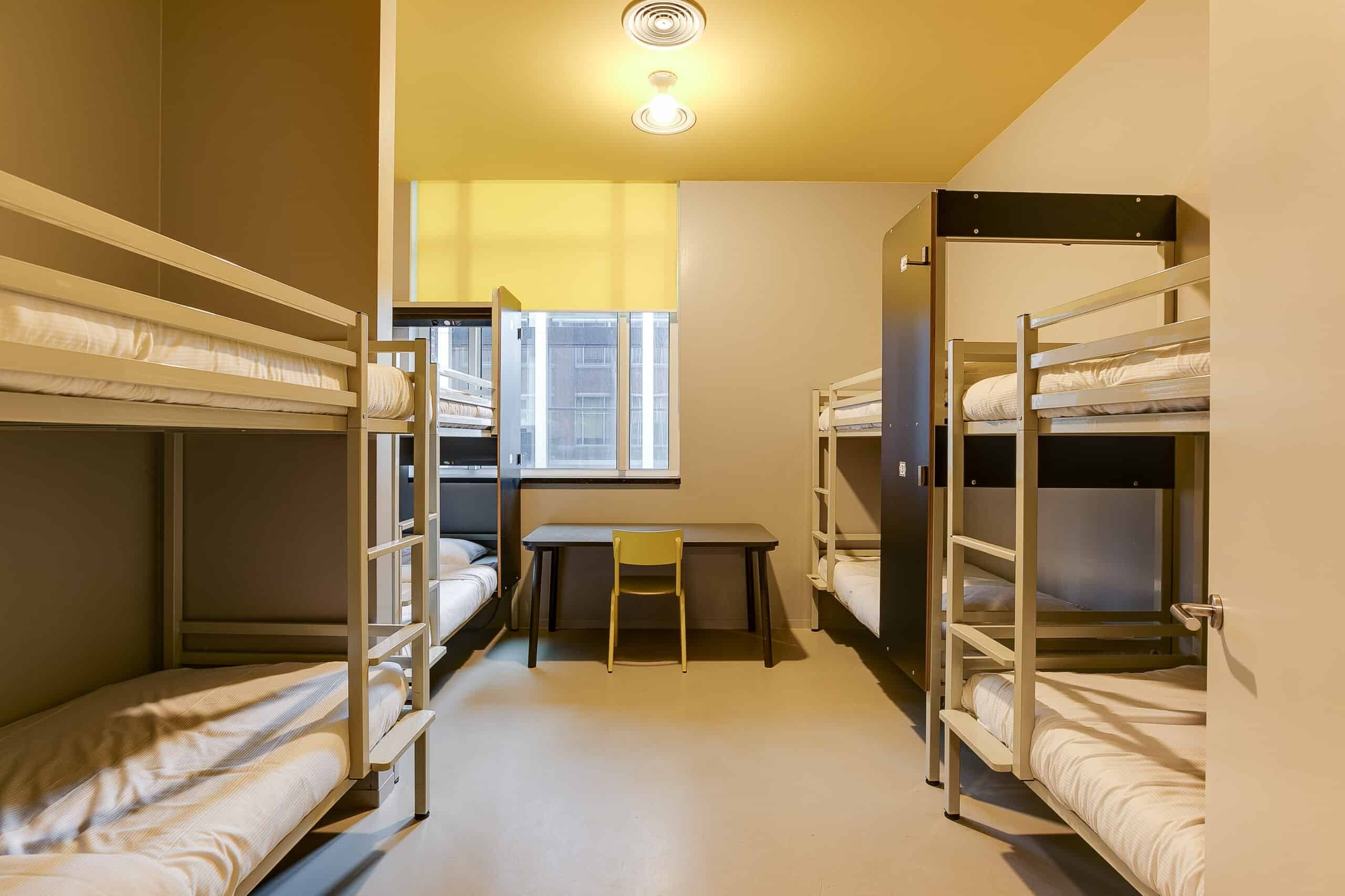 Dormitorio con literas en Clinknoord Amsterdam