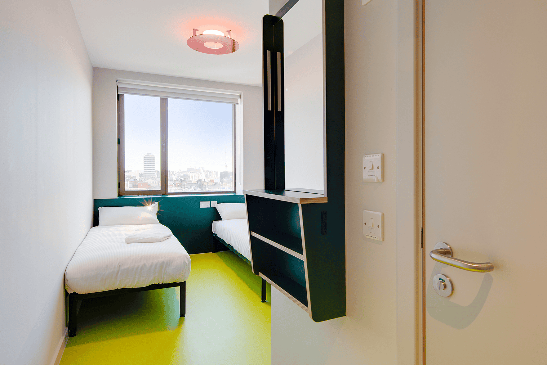 Private room with twin beds at Clink i Lár Dublin hostel