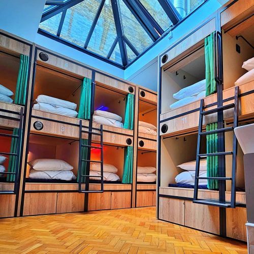 Clink261 pods dorm room