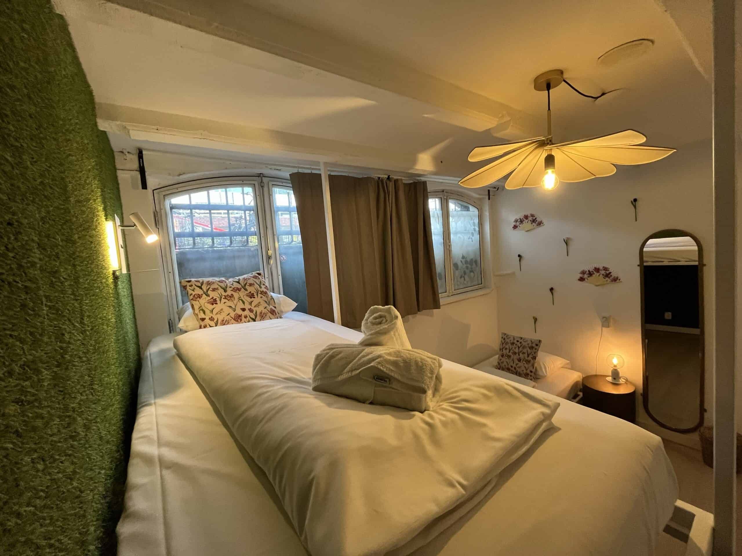 ClinkCoco Tulip camera doppia privata