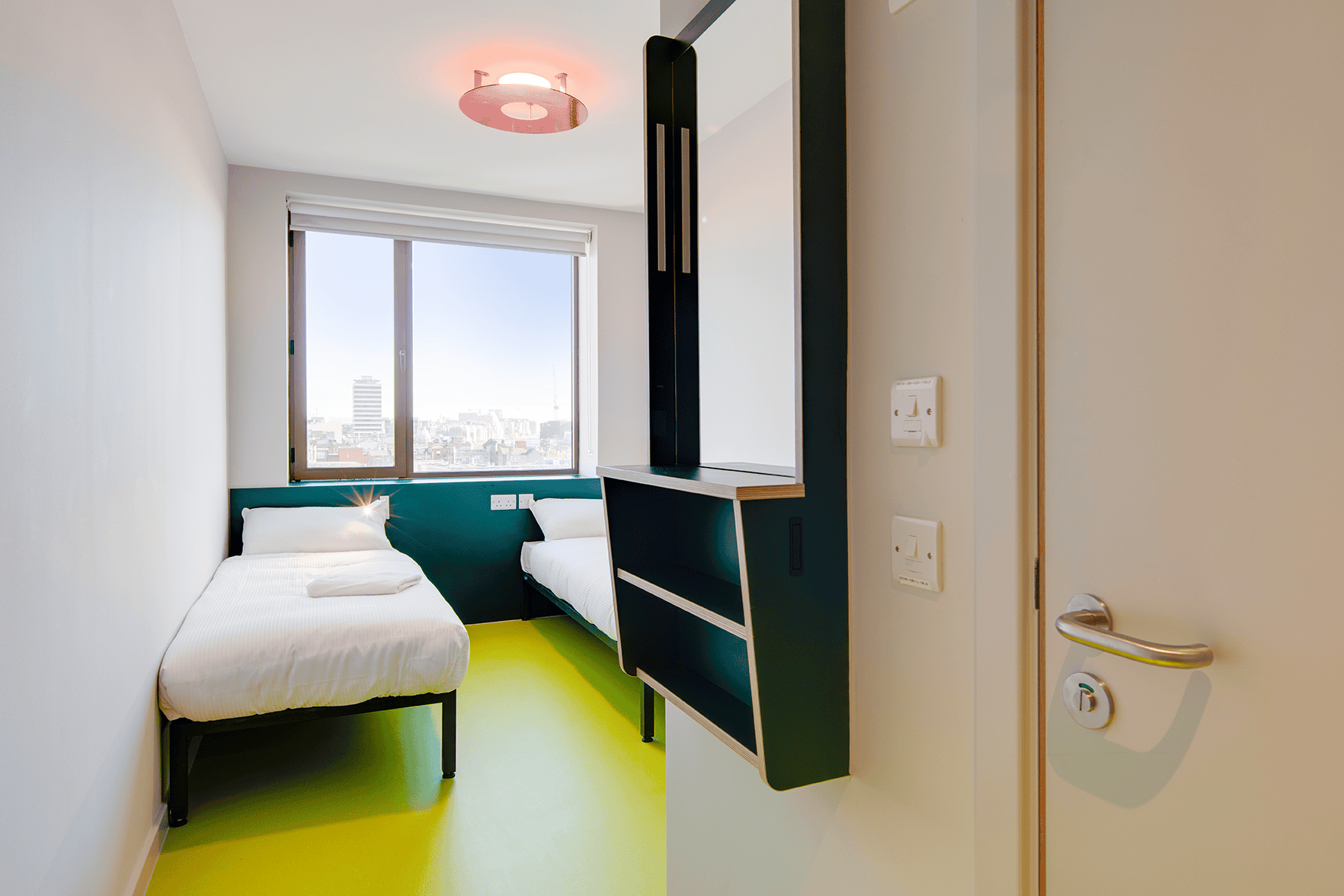 Private room with twin beds at Clink i L&aacute;r Dublin hostel