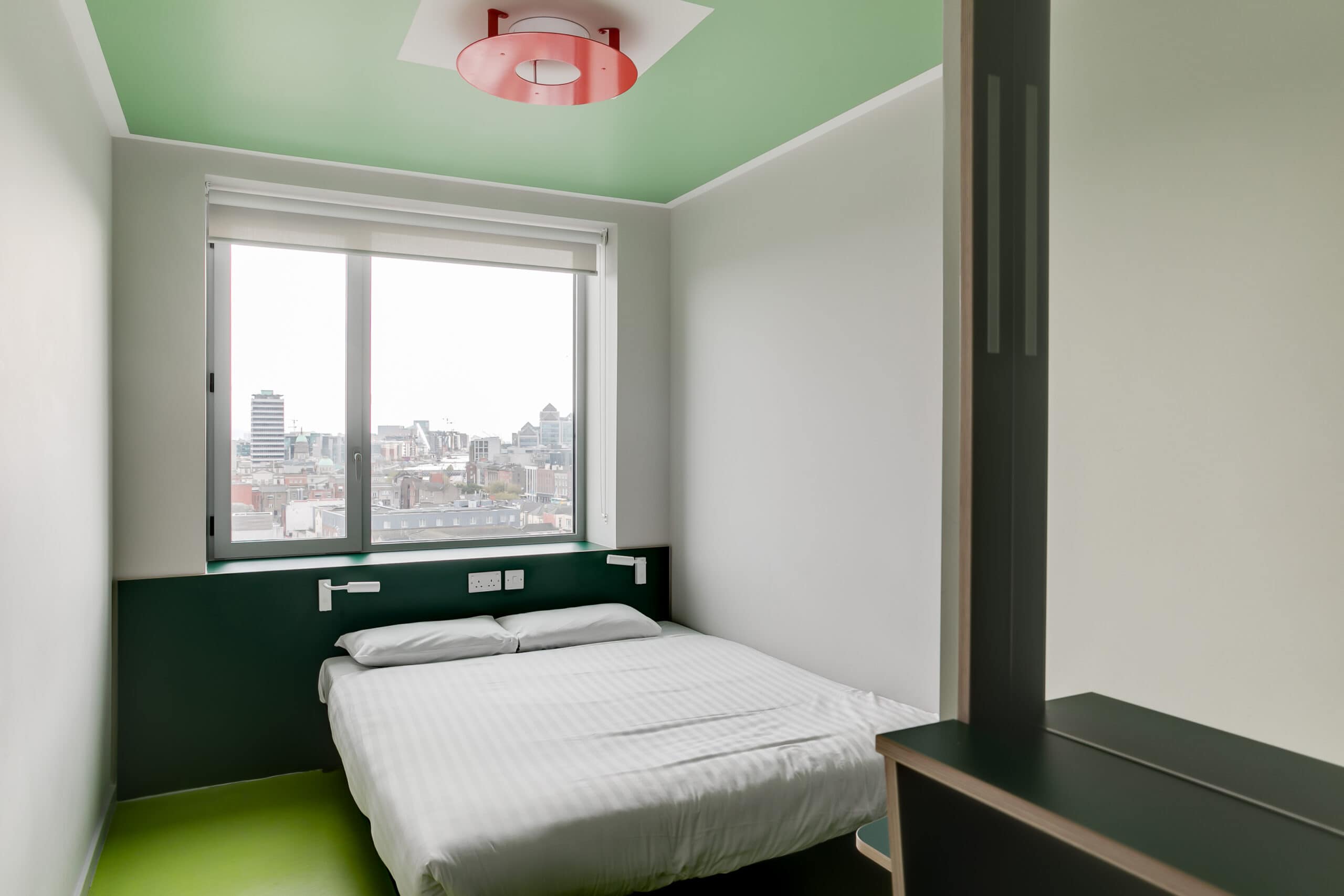 I L&aacute;r modern hostel private room