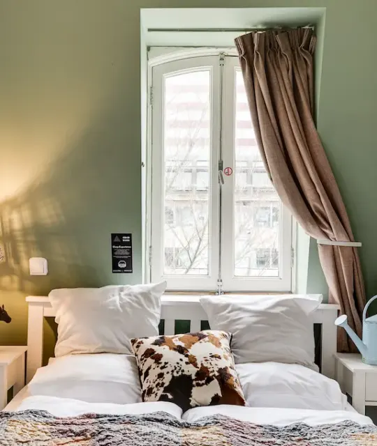 Cosy private room with a double bed at ClinkCoco, Amsterdam