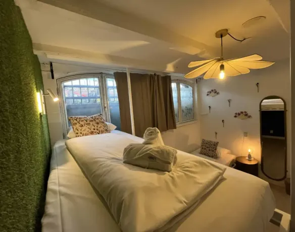 Chambre privée à lits jumeaux à l'auberge ClinkCoco, Amsterdam