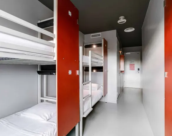 Privatzimmer mit 4 bis 6 Betten im Hostel ClinkNoord, Amsterdam