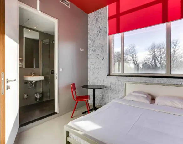 Privates Doppelzimmer im Hostel ClinkNoord, Amsterdam