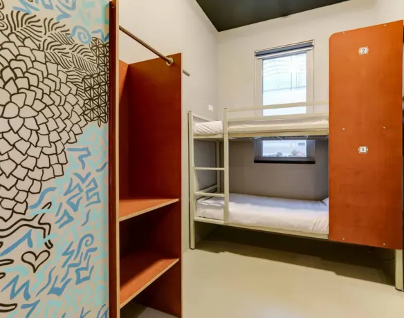 Privates Zweibettzimmer im Hostel ClinkNoord, Amsterdam