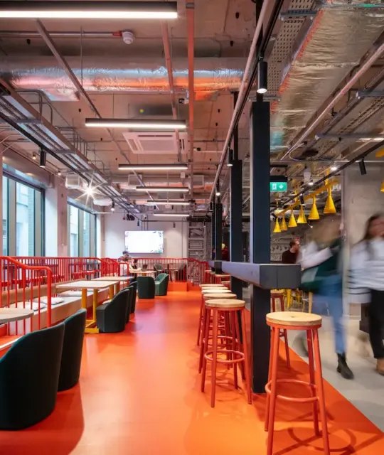 Café and bar area at Clink i Lar hostel, Dublin