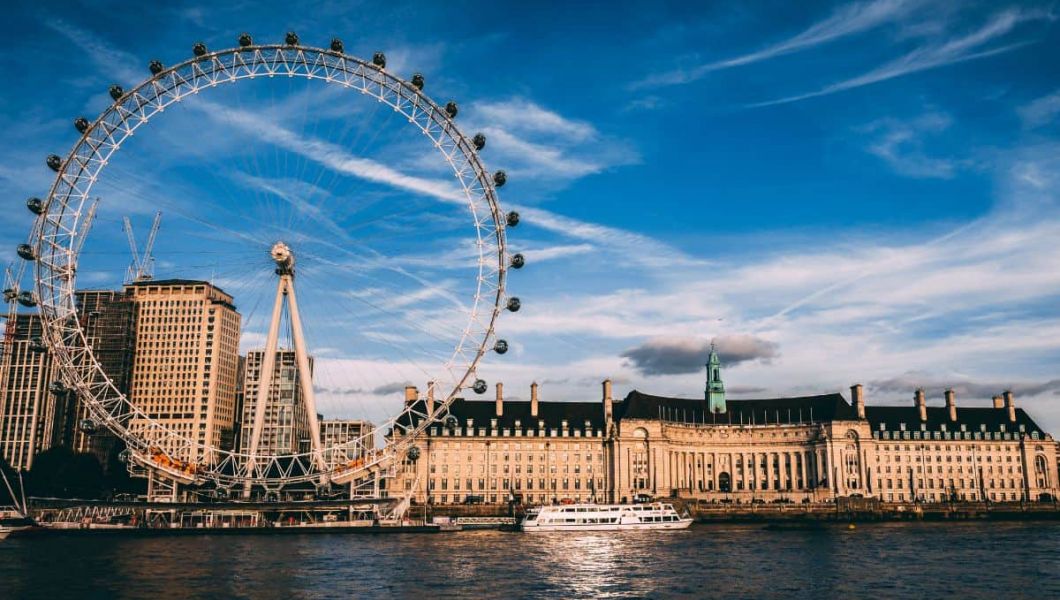 london's eye in the springtime